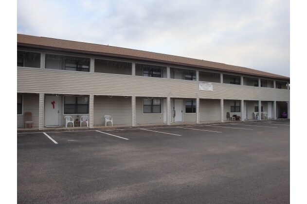 Primary Photo - Lost Lake Apartments
