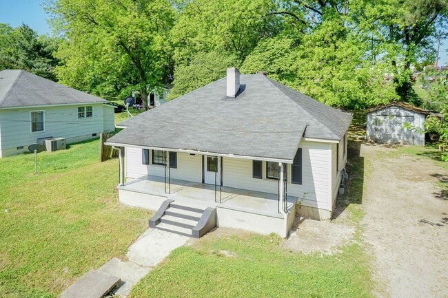 Photo - Beautiful Three Bedroom Home!