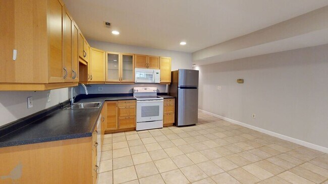 2825 13th St NW Unit B