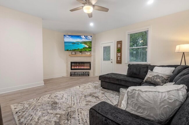 Photo - 1577 Metropolitan Blvd Unit 4