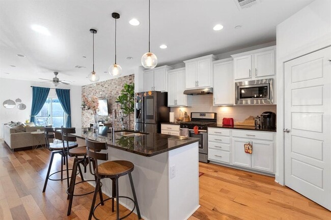 Photo - 7203 Bassett Ct