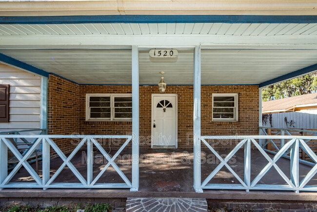 Photo - 1520 N Avalon Cir