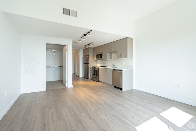 Studio - 522SF
