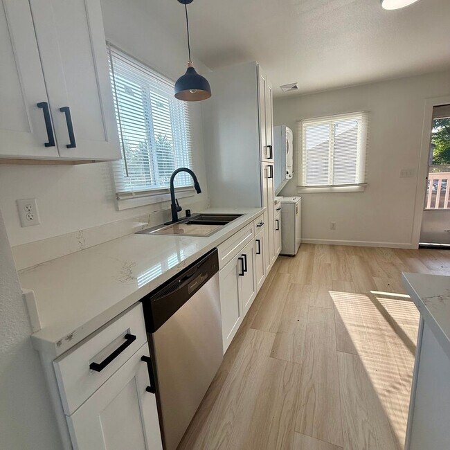Photo - 8420 S Tacoma Way Unit 1