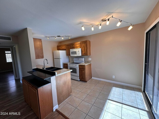 Building Photo - 14802 Yerba Buena Way Unit Apt D