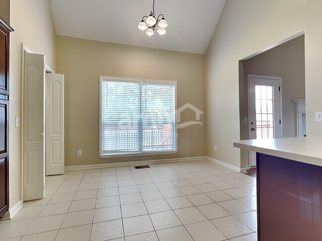 Photo - 210 Fox Hunt Ln