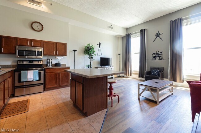 408 W St Clair Ave Unit 607