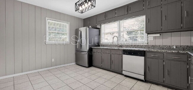 Photo - 206 Evenview Cir