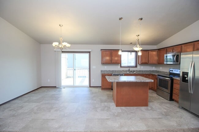 Photo - 1030 Tanner Ct Unit 1030-2 Upper South