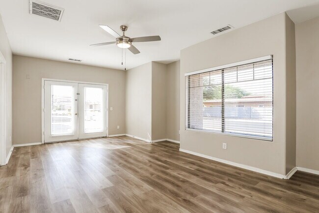 Photo - 5245 W Bowker St
