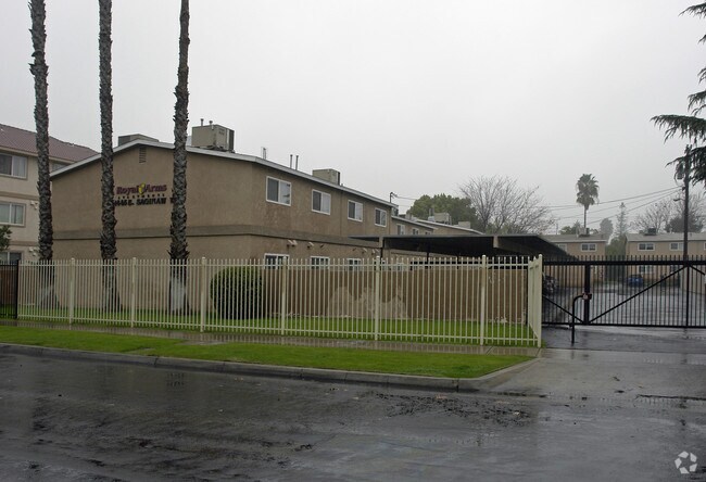 Royal Palm Apartments - Royal Arms Apartments