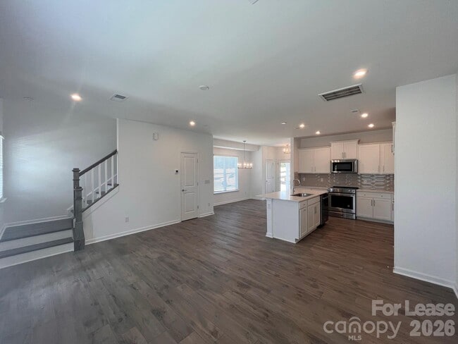 Photo - 16305 Leading St