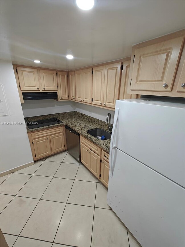 Photo - 905 Brickell Bay Dr Unidad 1127