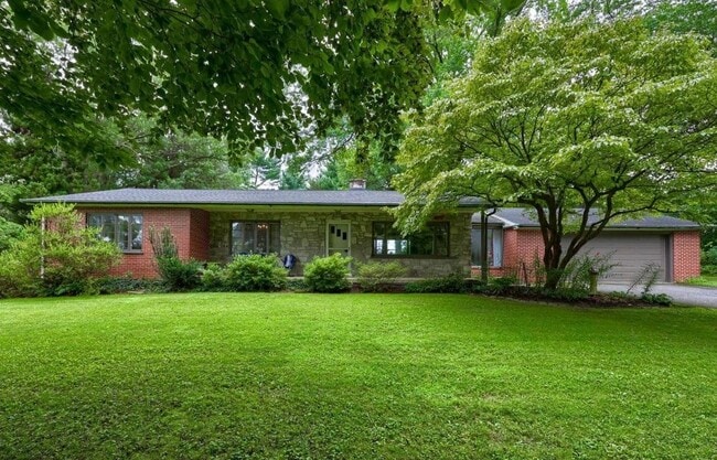 Building Photo - 376 Arbor Rd