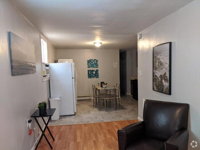 Building Photo - 208 Lloyd St Unit 1 Rental