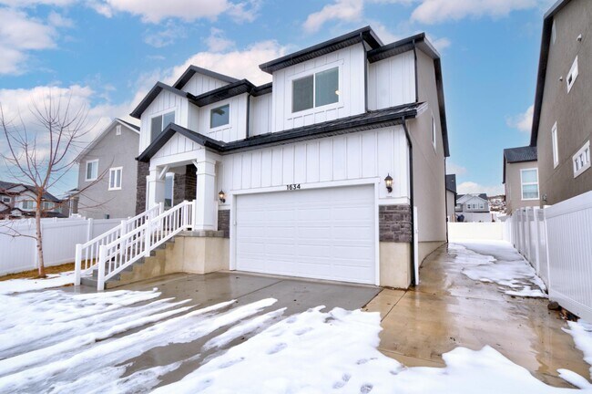 Photo - 1634 Gannett Dr