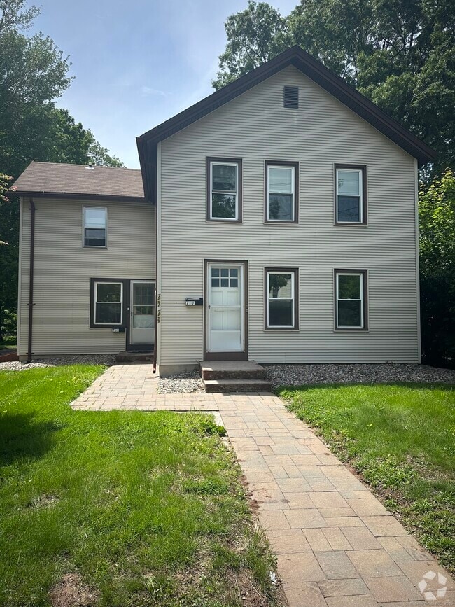 Building Photo - 759 Main St Unit 2nd fl Rental