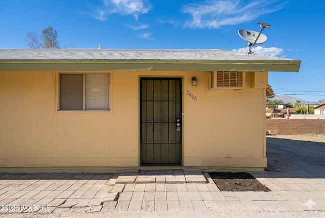 Building Photo - 2466 N Treat Ave Unit 2466