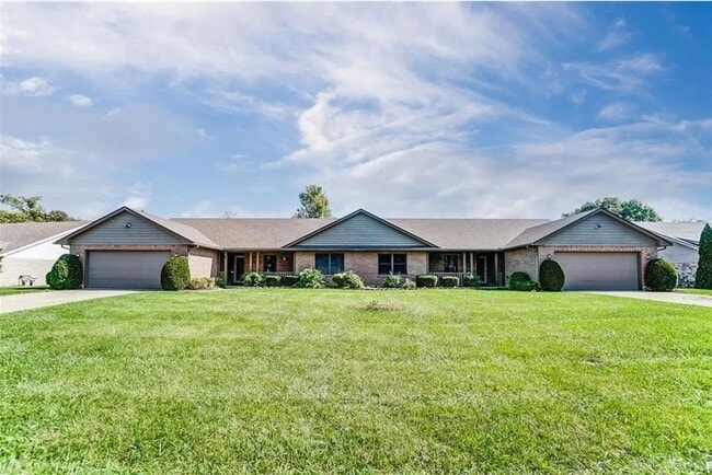 Building Photo - 451 S Wolf Creek Pike Unit 451 Wolf Creek