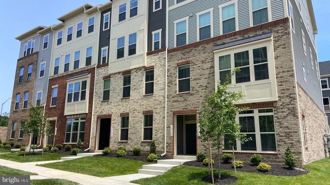 Photo - 2550 VERONA Pl Townhome