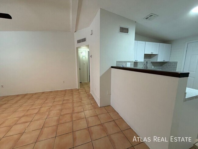 Photo - 3247 N Sycamore Ave