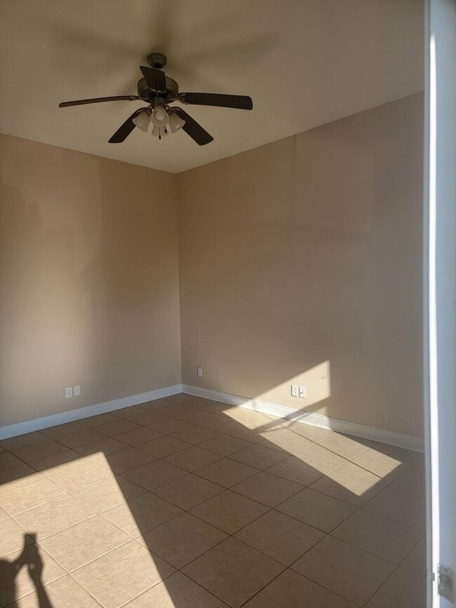 Photo - Single Two bedroom in Burbank Neighborhood