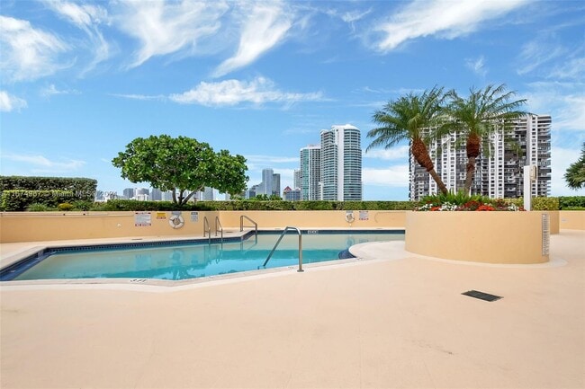 Photo - 2475 Brickell Ave