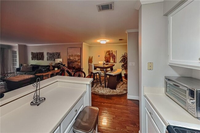 Photo - 3104 Pine Heights Dr NE