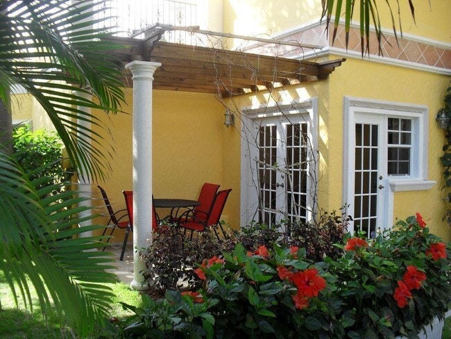 Photo - 600 Circle Dr