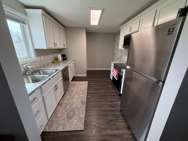 Building Photo - 20422 E Wellesley Ave