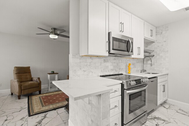 Photo - 69 Royal Oak Ct Unit 105