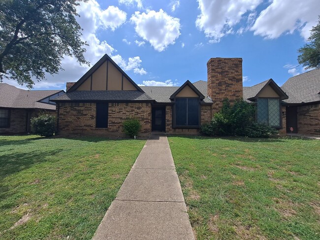 Amazing 3/2/2 Duplex in Carrollton-Farmers... - Amazing 3/2/2 Duplex in Carrollton-Farmers... Casa
