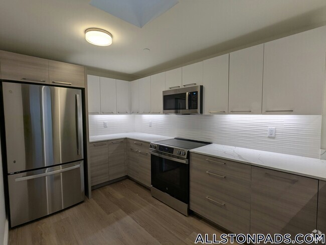 Building Photo - 1079 Commonwealth Ave Unit 503 Rental