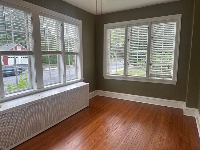 Photo - 401 E Lancaster Ave