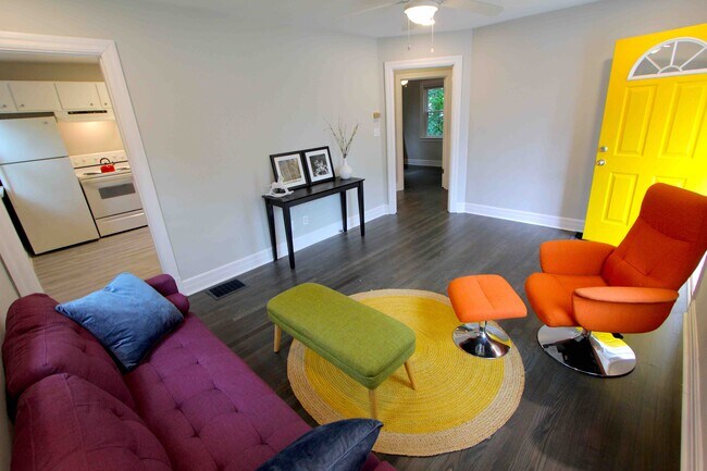 Photo - 1070 E Trinity Ln