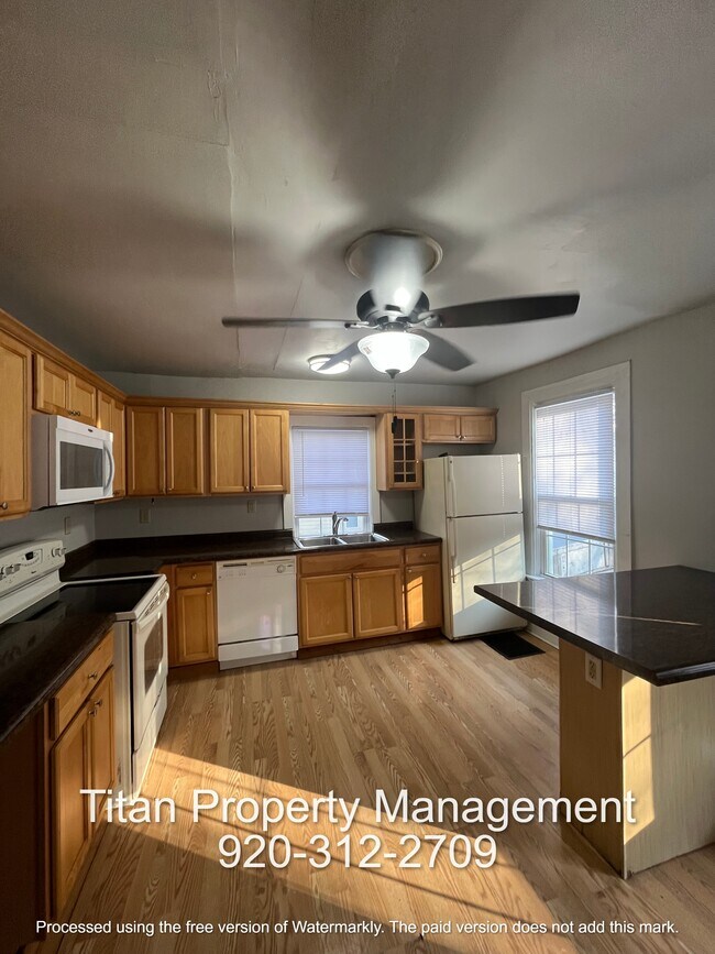 Photo - 852 Central St