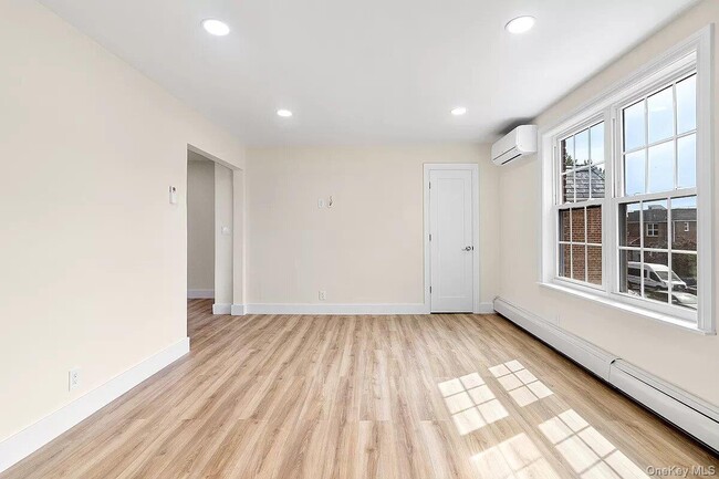 Photo - 20-44-44 23rd St Unit 2