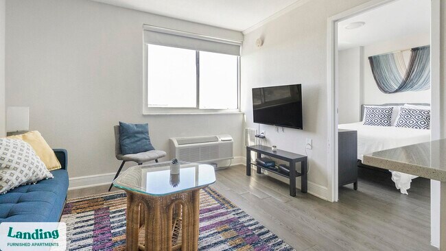 Photo - 305 Dr. M.L.K. Jr St S Unit 839.1403629