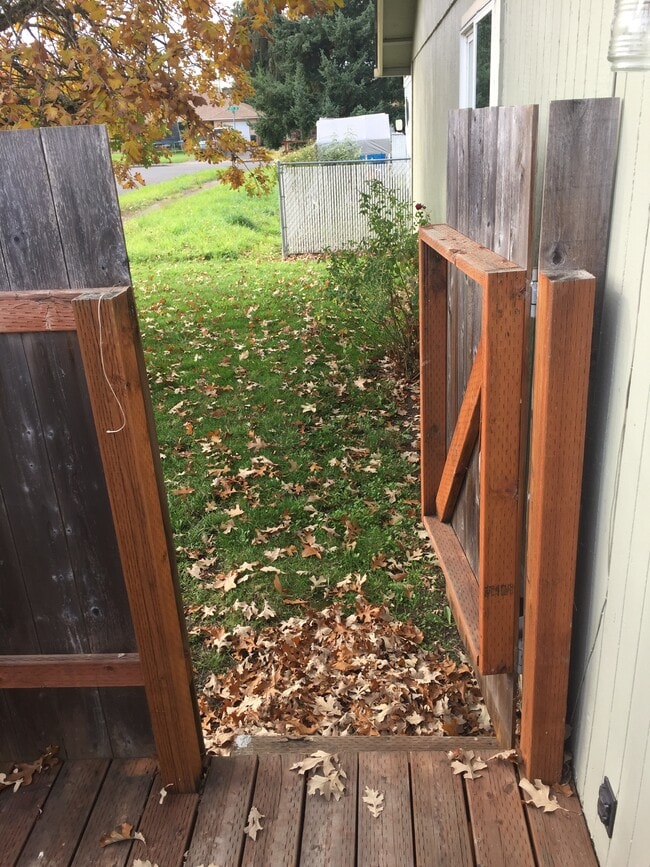 Photo - 520 N 38th Pl