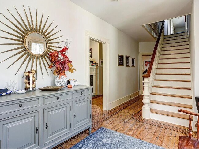 Photo - 27 N Hanson St