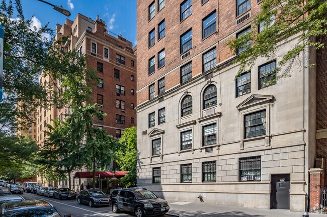 Photo - 333 E 68th St