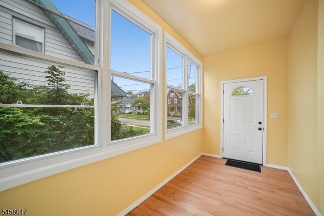 Photo - 223 Walnut St