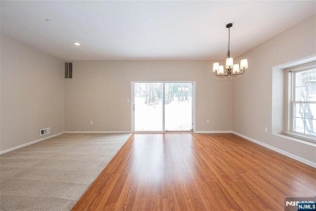 Photo - 63 Hickory Way Unit 5606