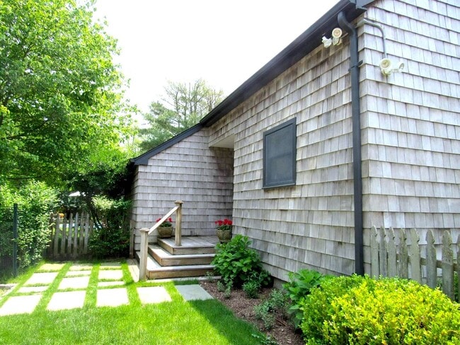 Photo - 80 Bishops Ln