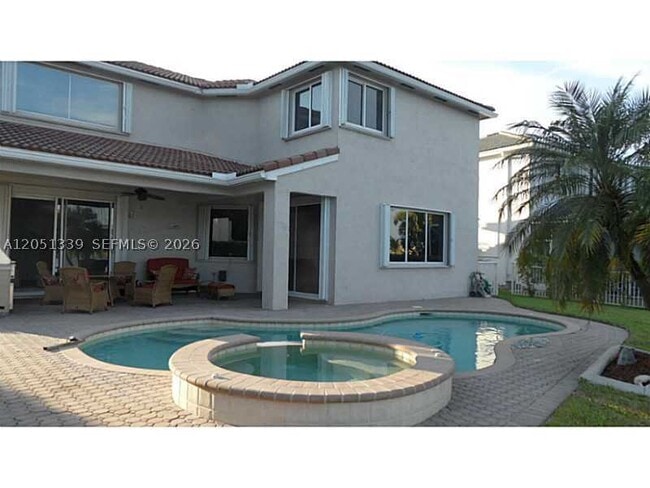 Building Photo - 2101 SW 176th Ave
