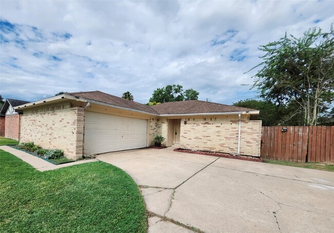 Photo - 322 Windward