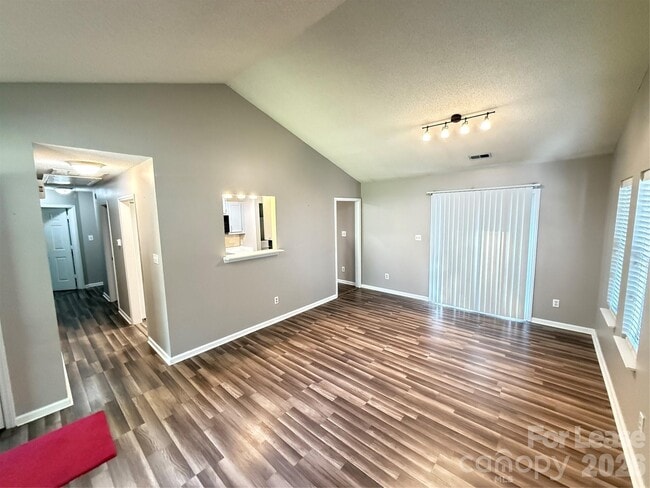 8006 Maxwelton Dr