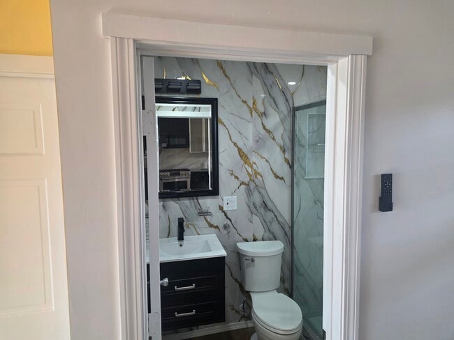 Bathroom 2 - 14764 259th St Unit 3 bedroom 2 bath Rosedale