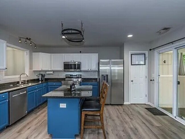 Photo - 450 Laurel Mist Ln