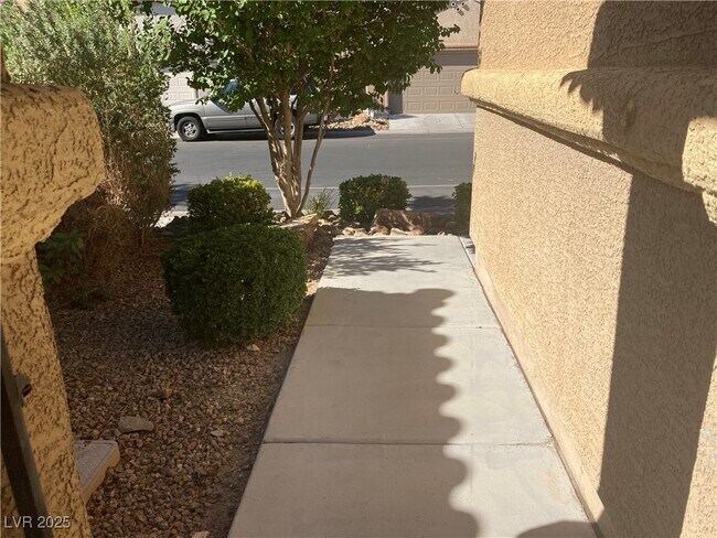 Building Photo - 9006 Ellenbrook St Rental